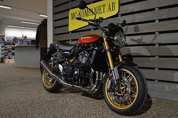 Kawasaki Z900RS SE 2 of 6