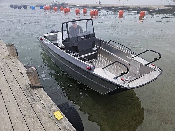 Faster 545CC med Suzuki DF 100