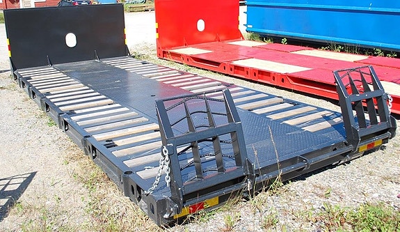 Maskinflak SISU 20 ton med rullar + ramper 4 of 6
