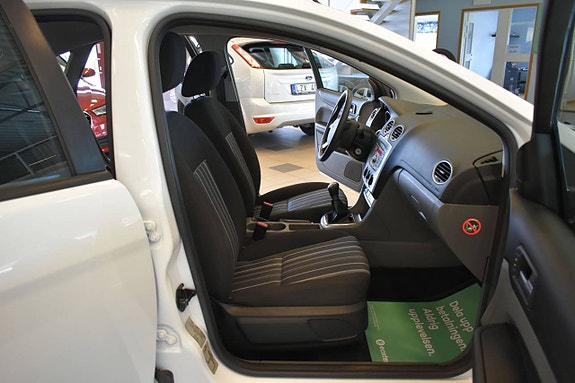 Ford Focus 15 of 23