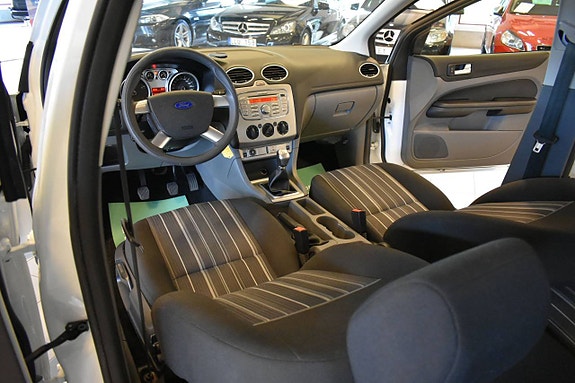 Ford Focus 18 of 23