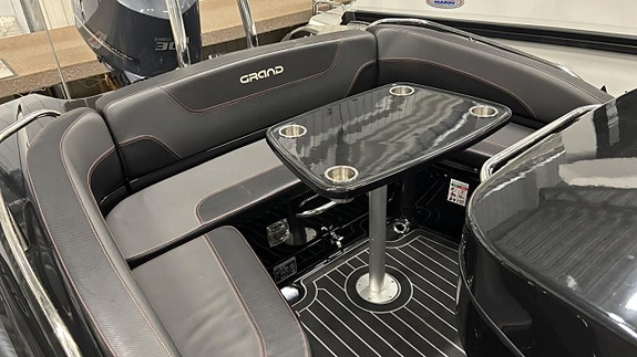 Grand 850 Black Edition med Yamaha F 300 BETUL -21 4 of 6
