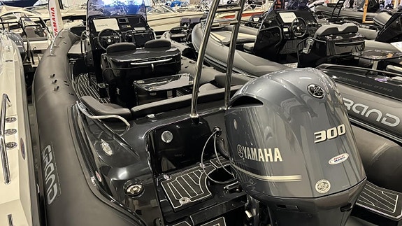 Grand 850 Black Edition med Yamaha F 300 BETUL -21 2 of 6