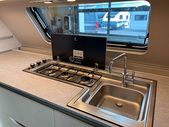 Adria Adora 613 HT ALDE / 2390 kr/mån. / Vi tar inbyten 8 of 16