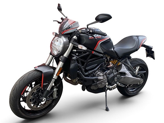 Ducati Monster 821 Stealth 3 of 6