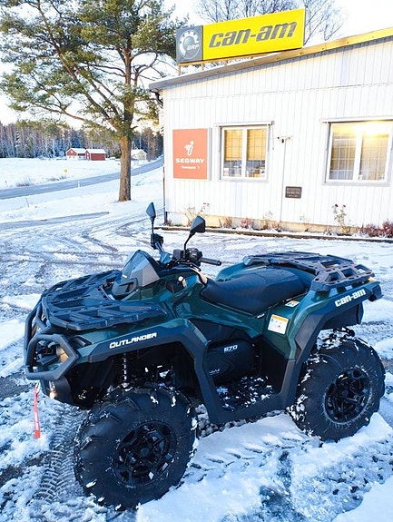 BRP CAN-AM XU+T 570 2 of 4