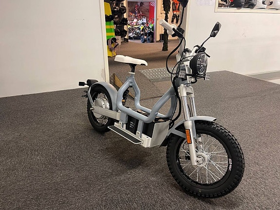 Övriga Cake Svensktillverkad Elmoped 3 of 3