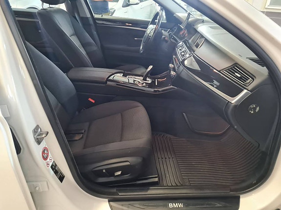 BMW 520 12 of 13