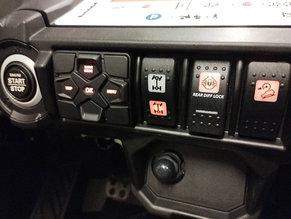 BRP Can-Am Maverick Trail V-Twin 1000 EFI Servo + GPS 9 of 19