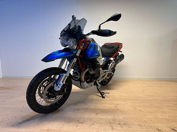 Moto Guzzi V85 TT Evocative 3 of 4