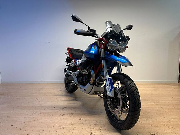 Moto Guzzi V85 TT Evocative 2 of 4