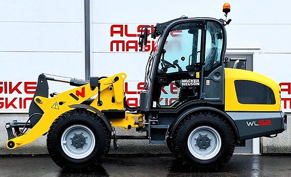 Wacker Neuson WL52 2 of 5