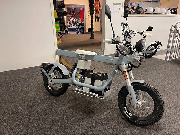-- CAKE Ösa Elmoped 2 of 3