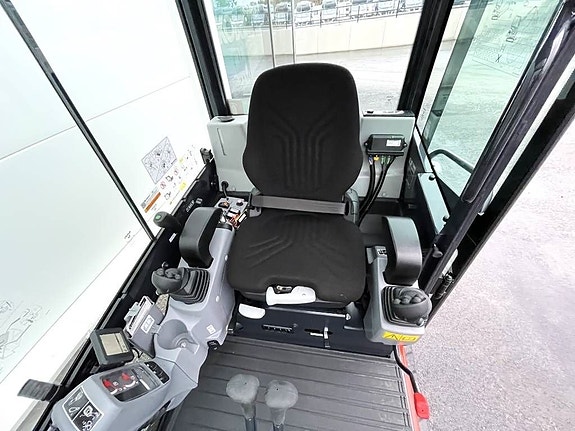 Kubota KX 019-4 6 of 7