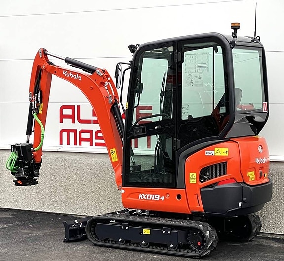 Kubota KX 019-4 3 of 7