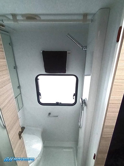 Adria Altea 362 LH 8 of 10