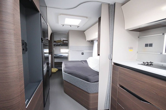 Adria Alpina 663 UK 13 of 21