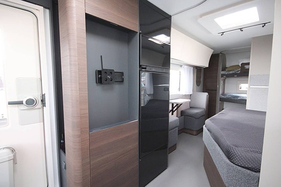 Adria Alpina 663 UK 8 of 21