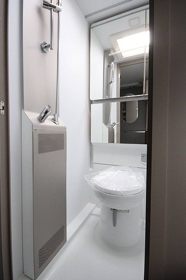 Adria Alpina 663 UK 20 of 21