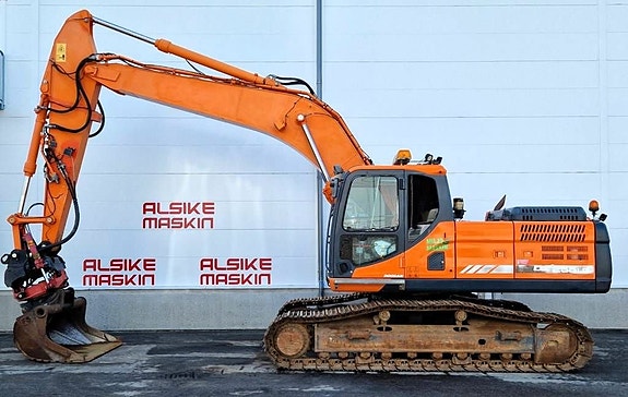 Doosan DX 255 LC-3 2 of 6