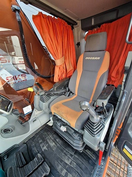 Doosan DX 255 LC-3 5 of 6
