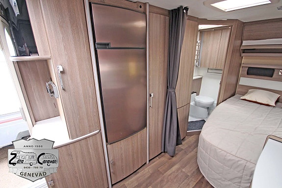 Kabe Royal 560 XL + AC 11 of 17