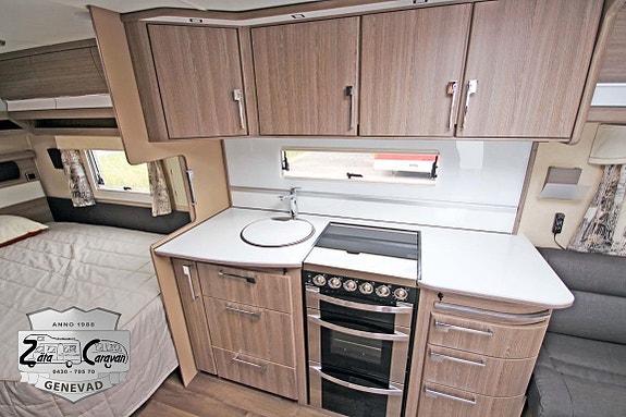 Kabe Royal 560 XL + AC 9 of 17