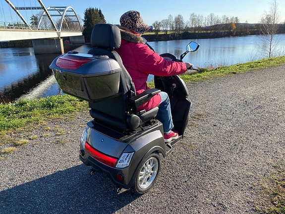Fritidsskoter en promenadscooter från Norrlands Fritid 2 of 3