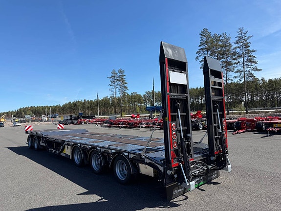 Hakarps - 42 tons maskinvagn med hjulfickor OMNGÅENDE LEV 5 of 5