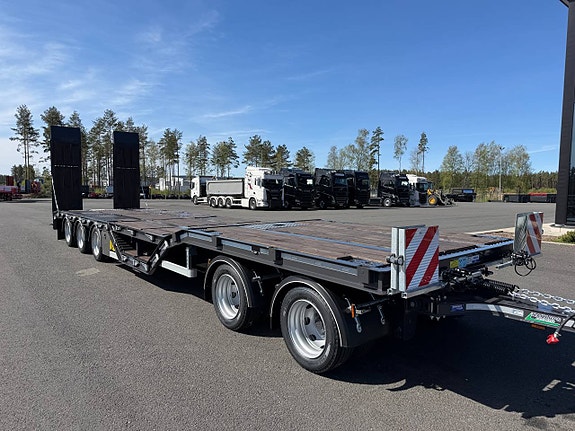 Hakarps - 42 tons maskinvagn med hjulfickor OMNGÅENDE LEV 3 of 5