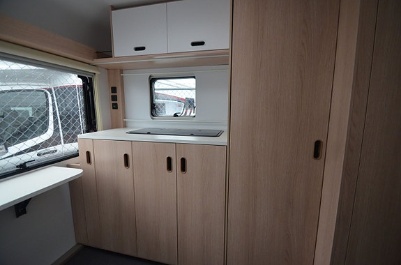Adria Aviva 422 PY 8 of 11