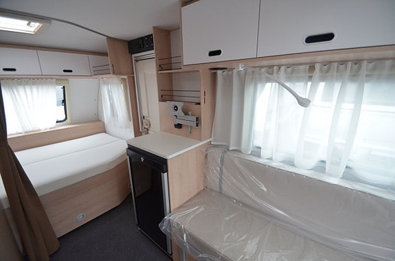 Adria Aviva 422 PY 10 of 11