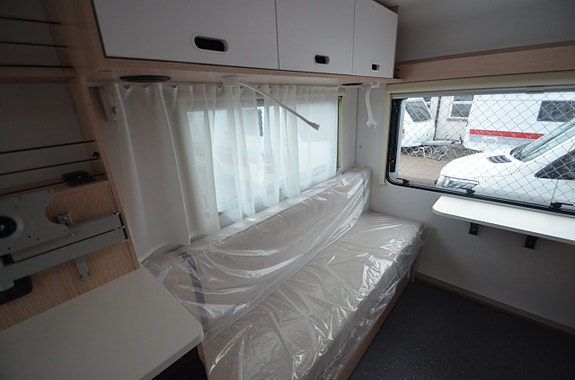 Adria Aviva 422 PY 7 of 11
