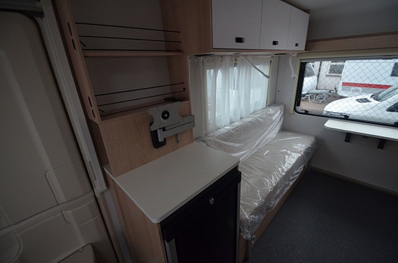 Adria Aviva 422 PY 6 of 11