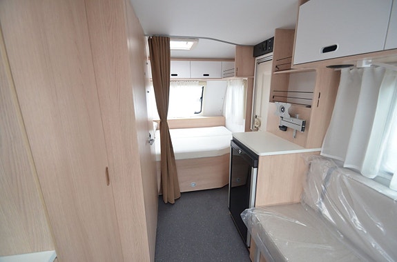 Adria Aviva 422 PY 4 of 11