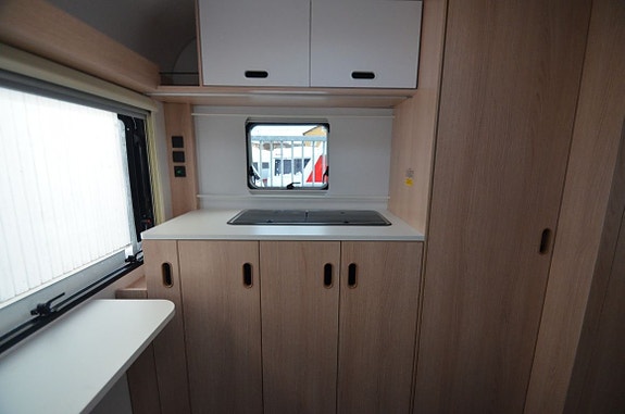 Adria Aviva 422 PY 11 of 11