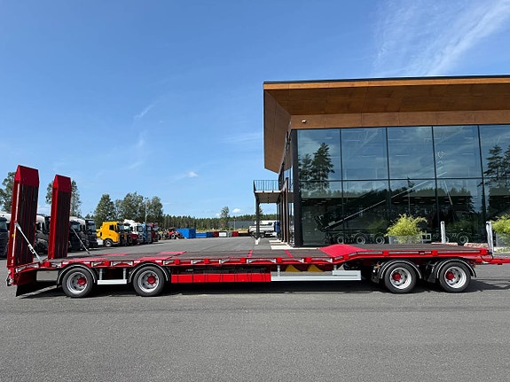 Hakarps - 38 tons maskinvagn med hydrauliska ramper OMG LEV 2 of 12