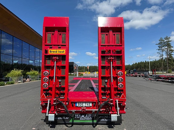 Hakarps - 38 tons maskinvagn med hydrauliska ramper OMG LEV 7 of 12