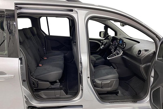 Mercedes-Benz EQT200 13 of 15