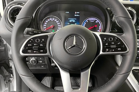 Mercedes-Benz EQT200 8 of 15