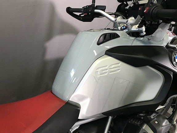 BMW R1250GS Adventure 13 of 15