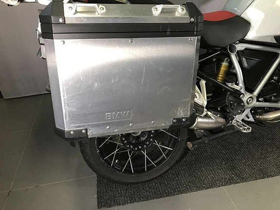 BMW R1250GS Adventure 11 of 15