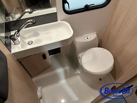 Adria Aviva 422 PY NY * 1300 kg* 15 of 18