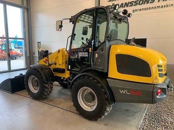 Wacker Neuson WL52 2 of 5