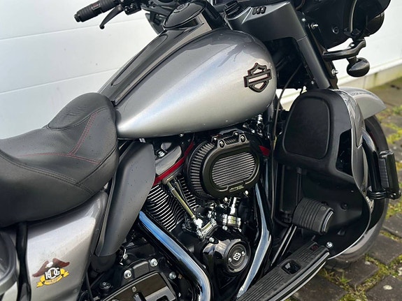 Harley-Davidson FLHTKSE CVO Limited Jekyll&Hyde ! 3 of 4