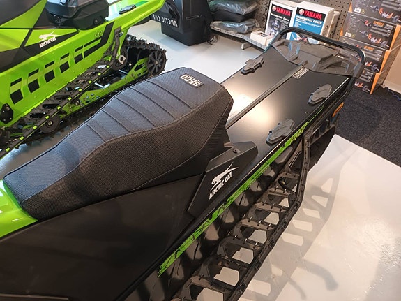 Arctic Cat M858 146" Sno Pro ES 2,6 G8 2025 2 of 5