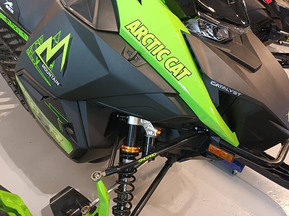 Arctic Cat M858 146" Sno Pro ES 2,6 G8 2025 3 of 5