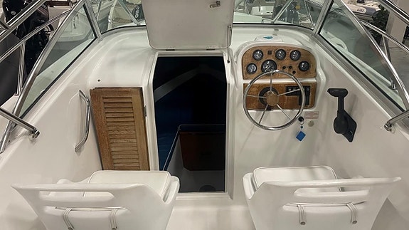 Jeanneau 725 WA med Volvo Penta 4.3 GL -00 - 1 ägare 4 of 7