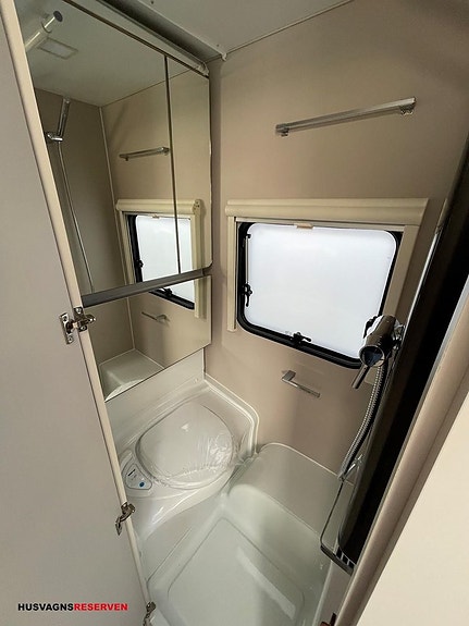 Adria Adora 593 UK 11 of 14