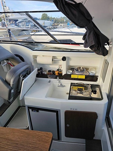 Beneteau Antares 7 4 of 7